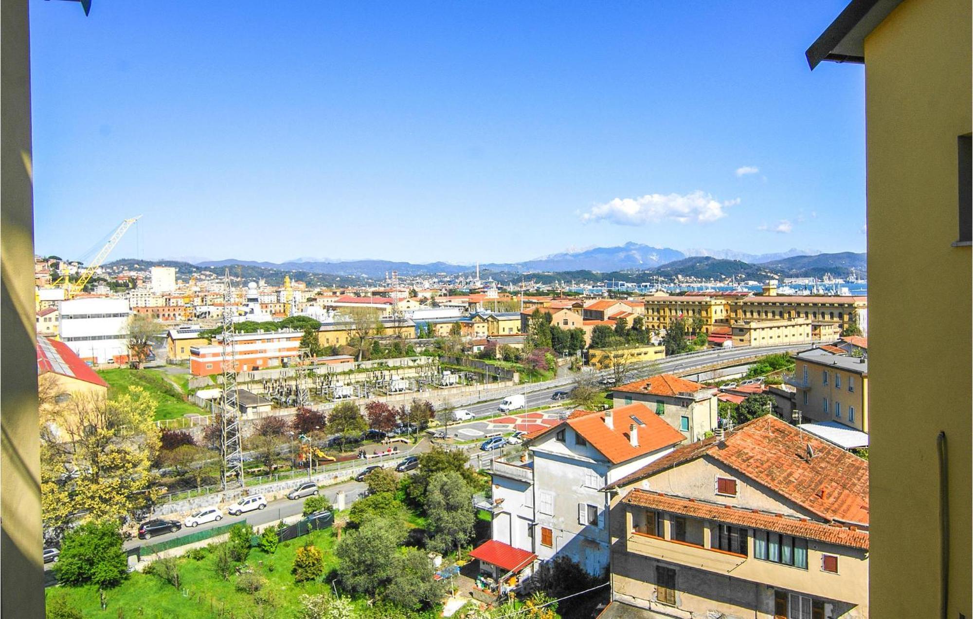 Cozy Apartment In La Spezia With Wifi ภายนอก รูปภาพ