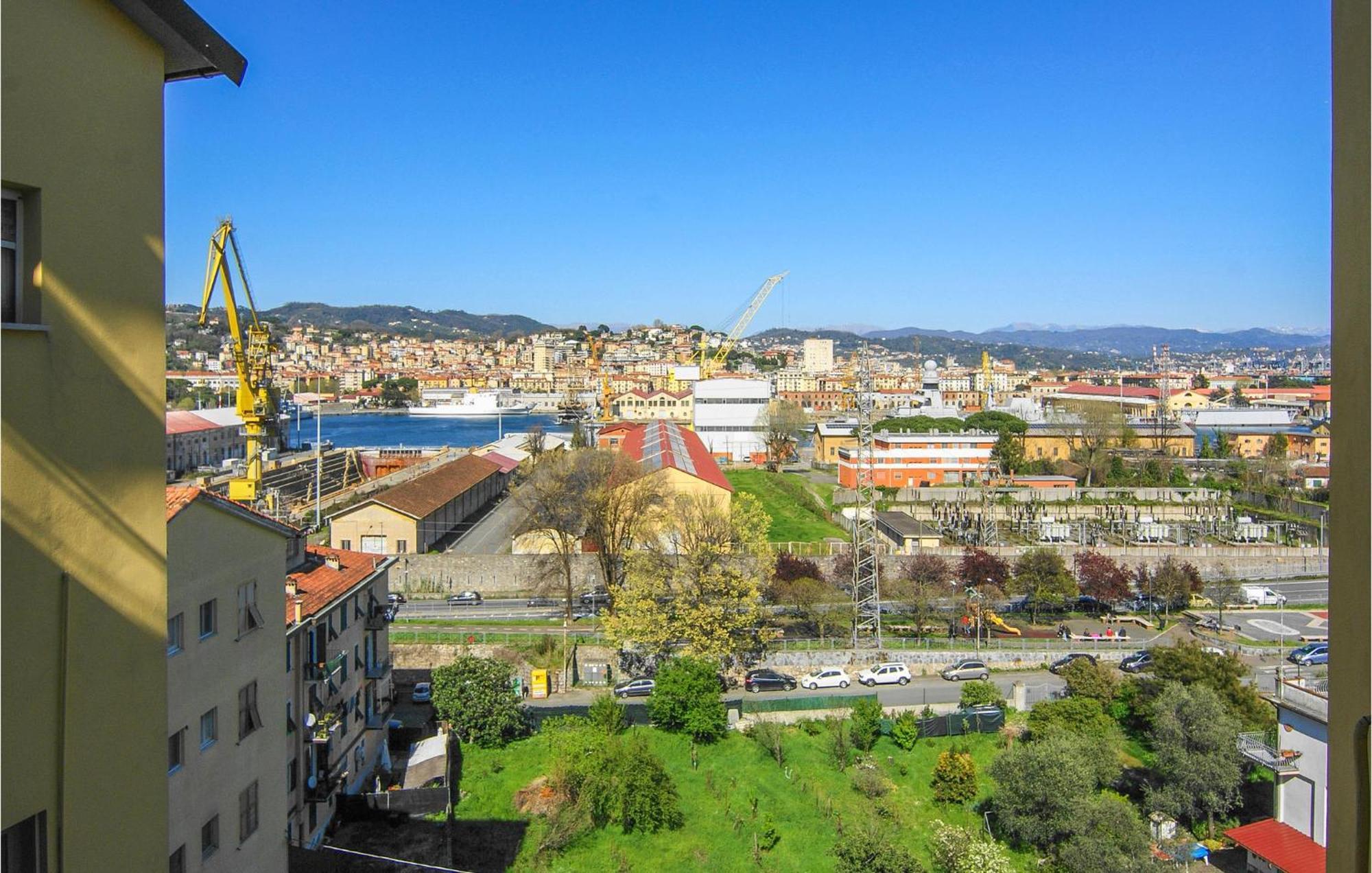 Cozy Apartment In La Spezia With Wifi ภายนอก รูปภาพ